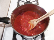 Cooked pizza sauce